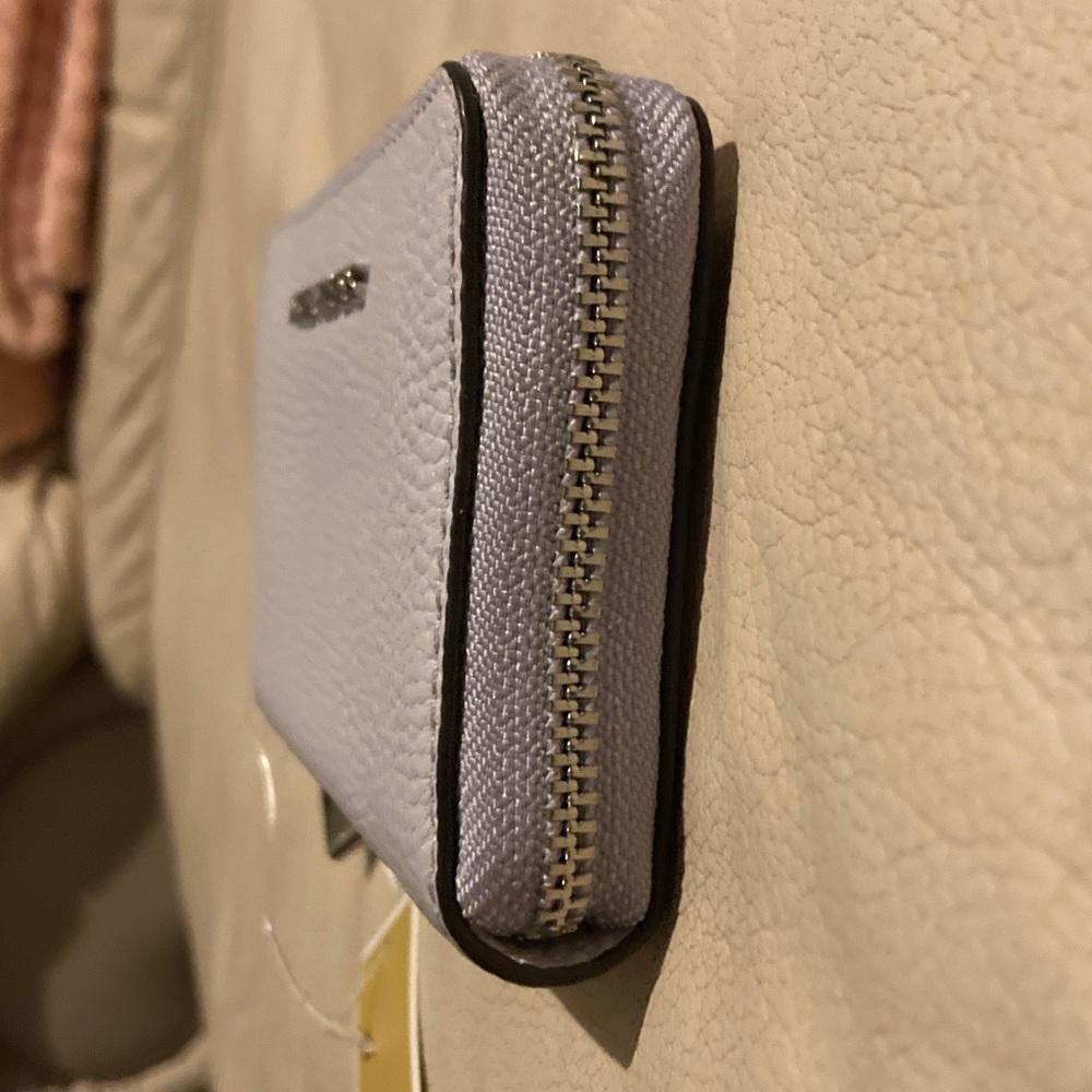 Michael Kors Lavender Mist Pebbled Leather Zip-Around Wallet New with Tag - Picture 5 of 6